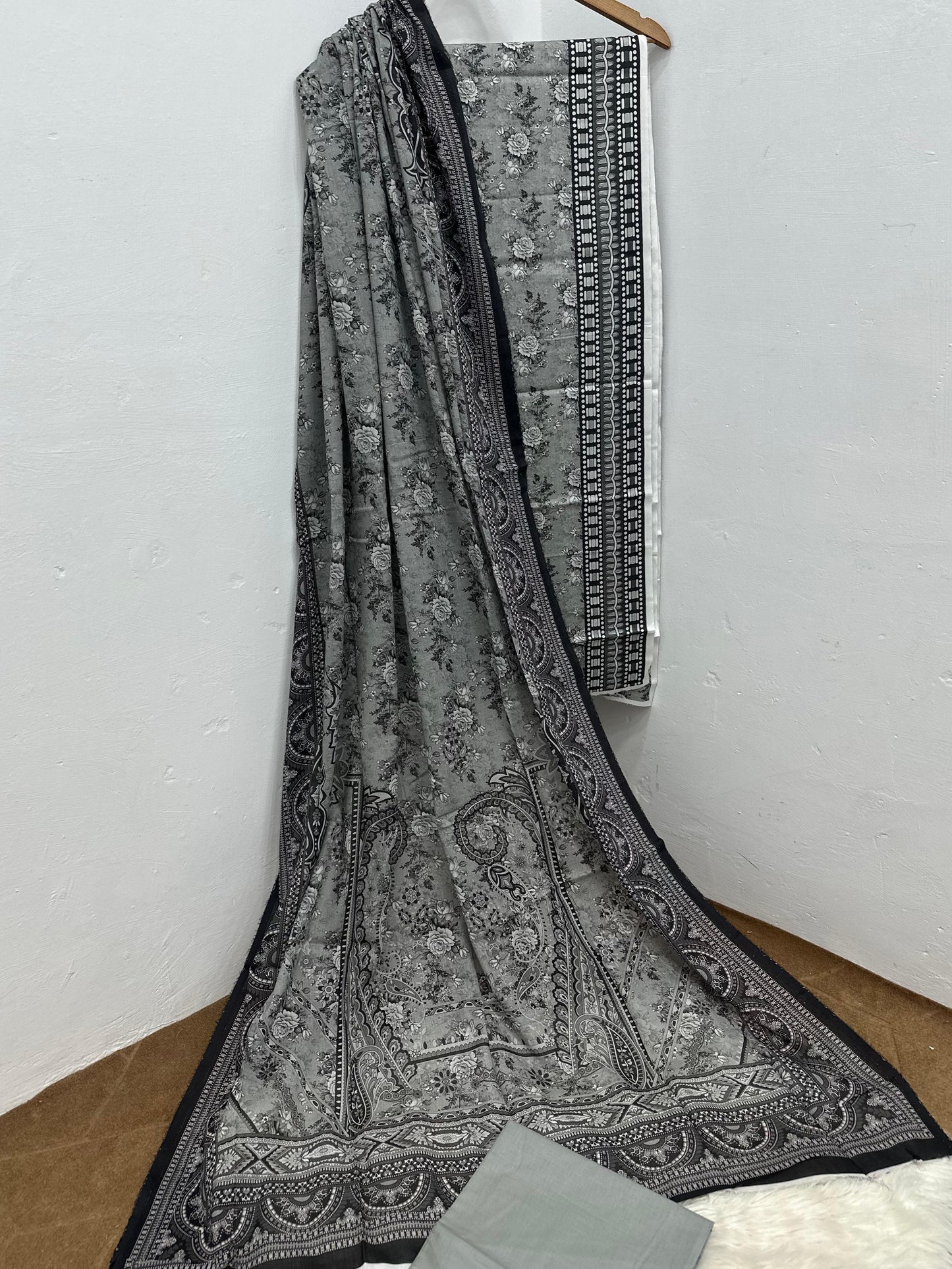 3Piece - Printed Lawn Suit ES151